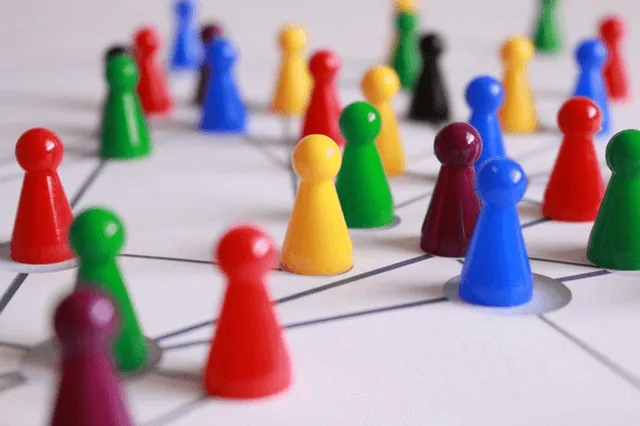 Why Referral Marketing Builds Ecommerce Brands Communities