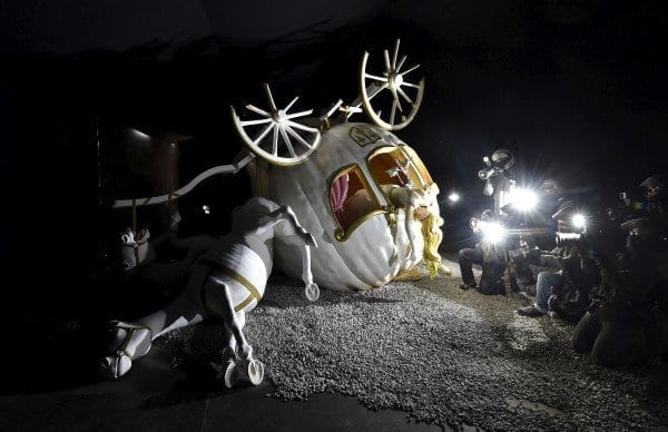 banksy-cinderella-dismaland